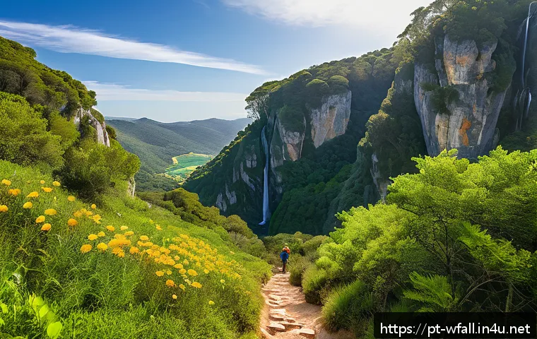 폭포 주변 풍경이 아름다운 곳 - A scenic hiking trail winding through lush, preserved Portuguese forest leading to a majestic waterf...